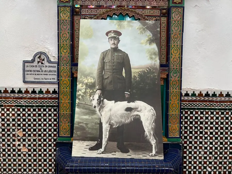 Exposici&oacute;n de Fotograf&iacute;as coloreadas en el Casino Militar / Daniel Hern&aacute;ndez