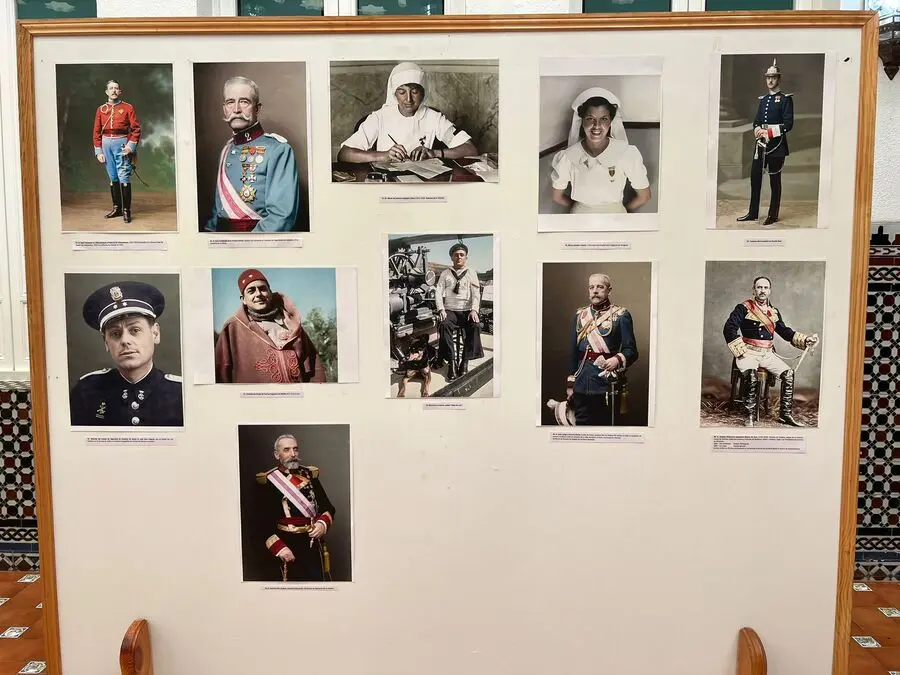 Exposici&oacute;n de Fotograf&iacute;as coloreadas en el Casino Militar / Daniel Hern&aacute;ndez