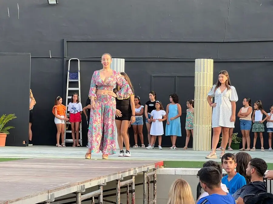 Ensayo del Certamen para la elecci&oacute;n de la Reina de las Fiestas 2023 / Daniel Hern&aacute;ndez