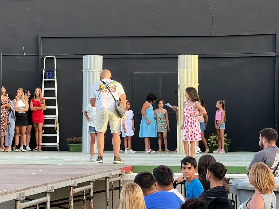 Ensayo del Certamen para la elecci&oacute;n de la Reina de las Fiestas 2023 / Daniel Hern&aacute;ndez