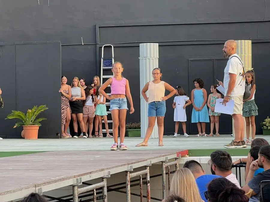 Ensayo del Certamen para la elecci&oacute;n de la Reina de las Fiestas 2023 / Daniel Hern&aacute;ndez