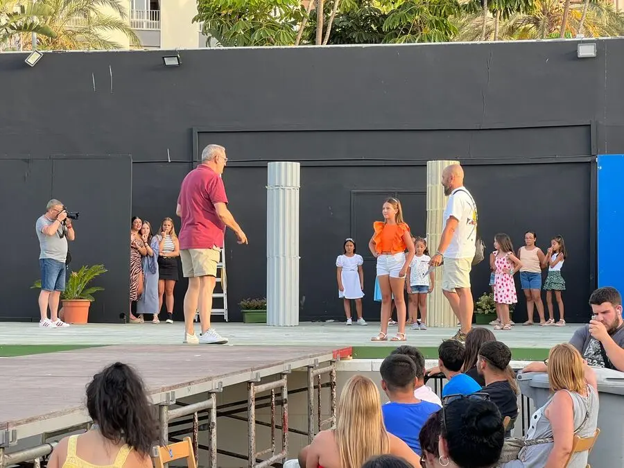 Ensayo del Certamen para la elecci&oacute;n de la Reina de las Fiestas 2023 / Daniel Hern&aacute;ndez