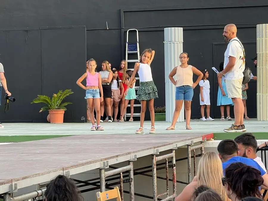 Ensayo del Certamen para la elecci&oacute;n de la Reina de las Fiestas 2023 / Daniel Hern&aacute;ndez