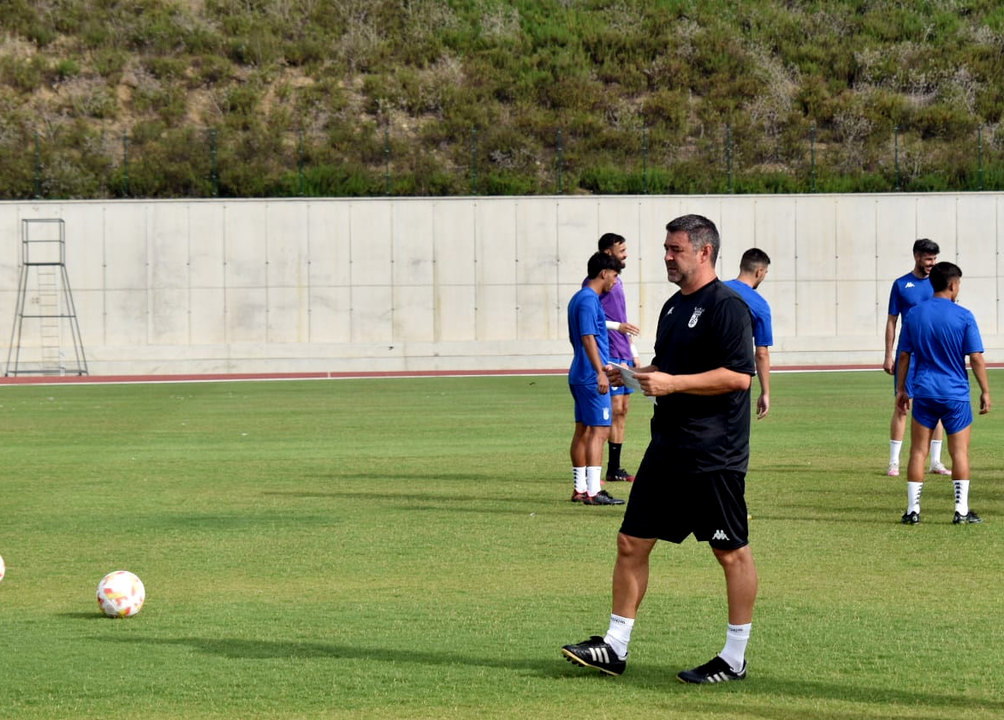 Primer entrenamiento de la AD Ceuta FC 23_24 (4)