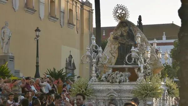 Procesi&oacute;n de la Virgen de &Aacute;frica / Alejandro Castillo