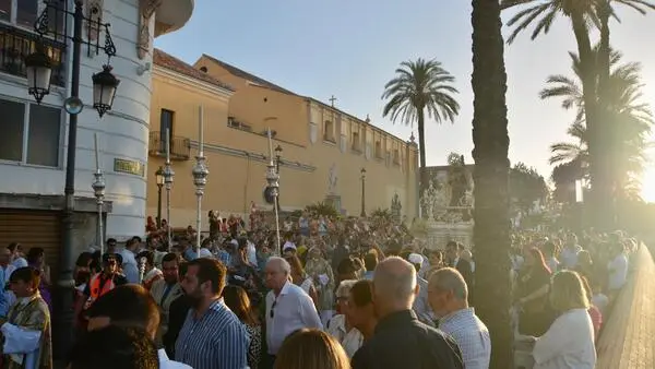 Procesi&oacute;n de la Virgen de &Aacute;frica / Alejandro Castillo