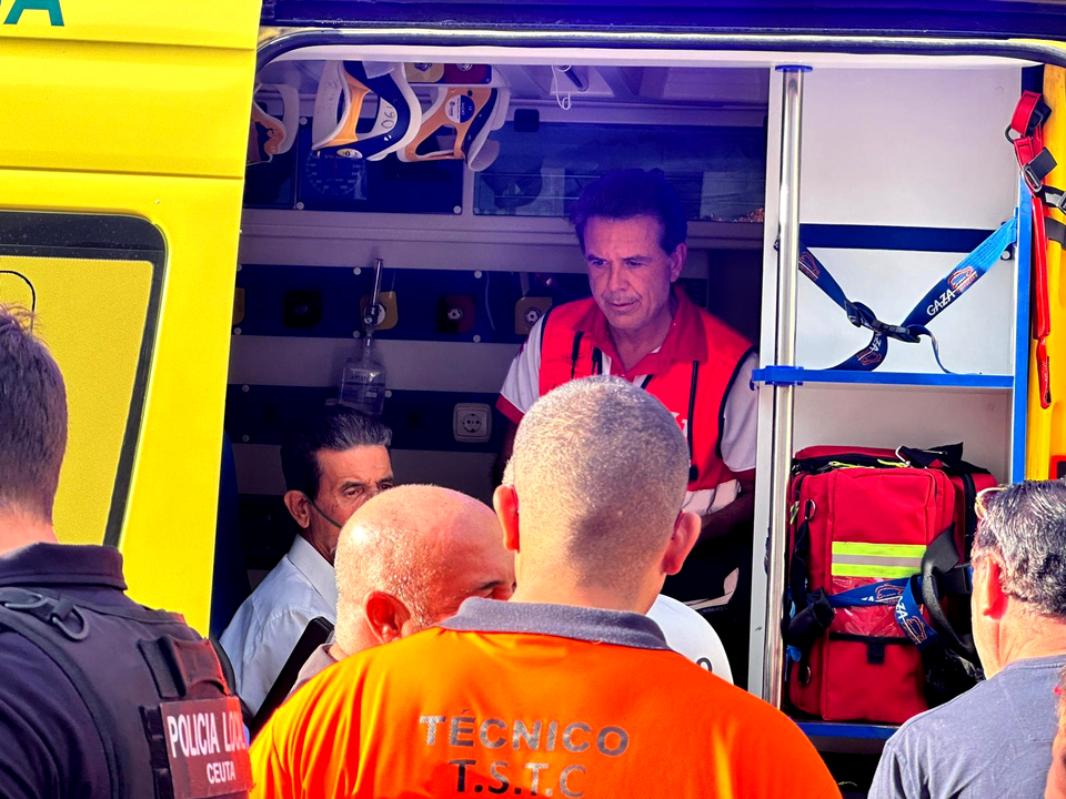 Incendio en el Hotel Puerta de &Aacute;frica  (2)