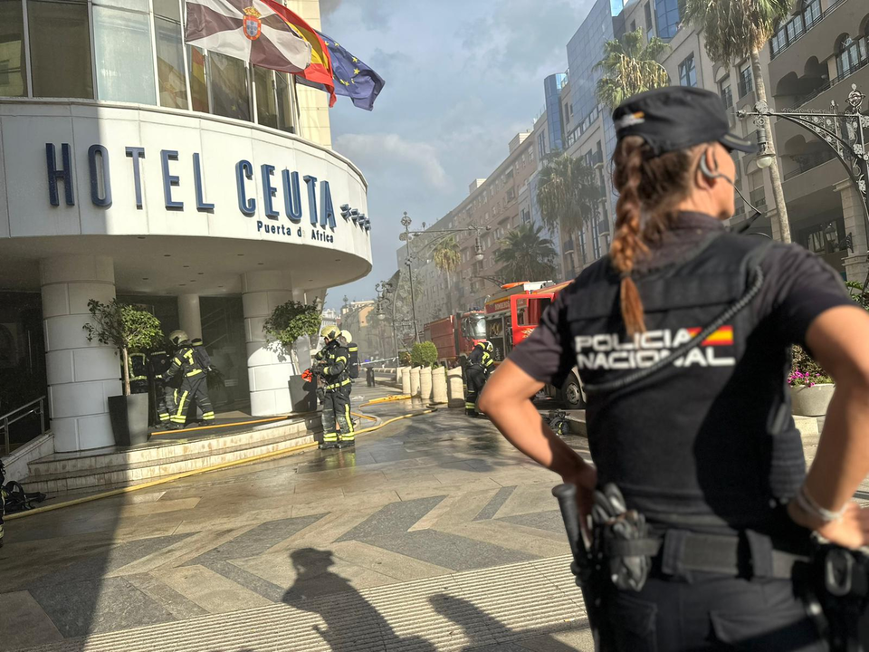 Incendio en el Hotel Puerta de &Aacute;frica / Mohammed Ettouileb