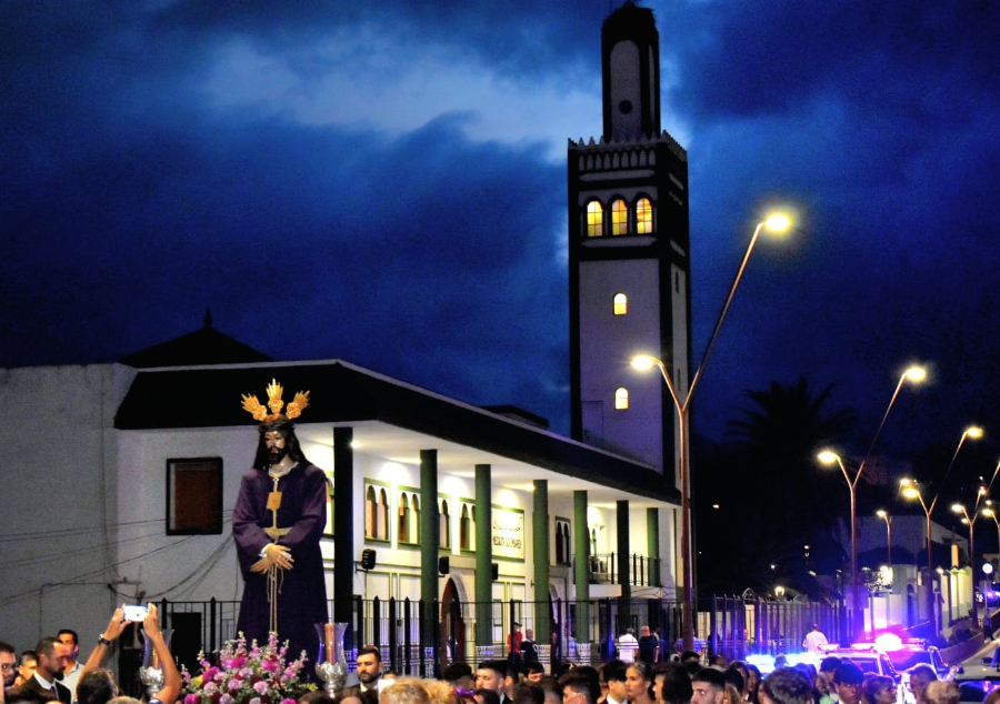 El Cristo de Medinaceli en su traslado extraordinario con motivo de 75&ordm; aniversario de refundaci&oacute;n de la Hermandad / Rafa B&aacute;ez