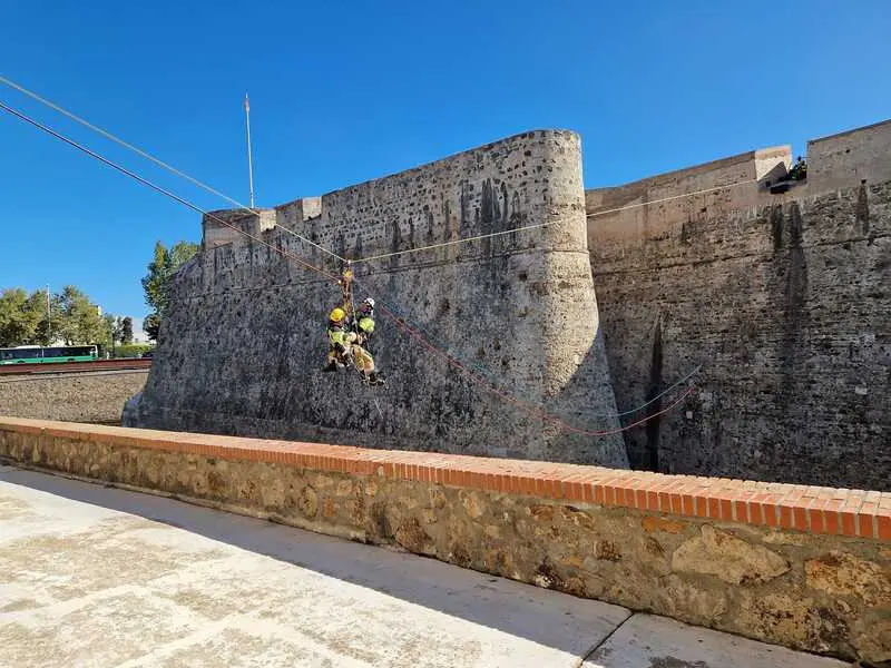 Rescate Vertical en las Murallas Reales / Laura Ortiz