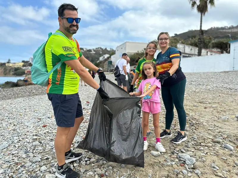 Burbujas, CECAM y la Guardia Civil, unidos por el Medio Ambiente/ Mohamed Ettouileb