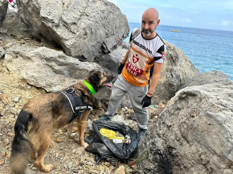 Burbujas, CECAM y la Guardia Civil, unidos por el Medio Ambiente/ Mohamed Ettouileb