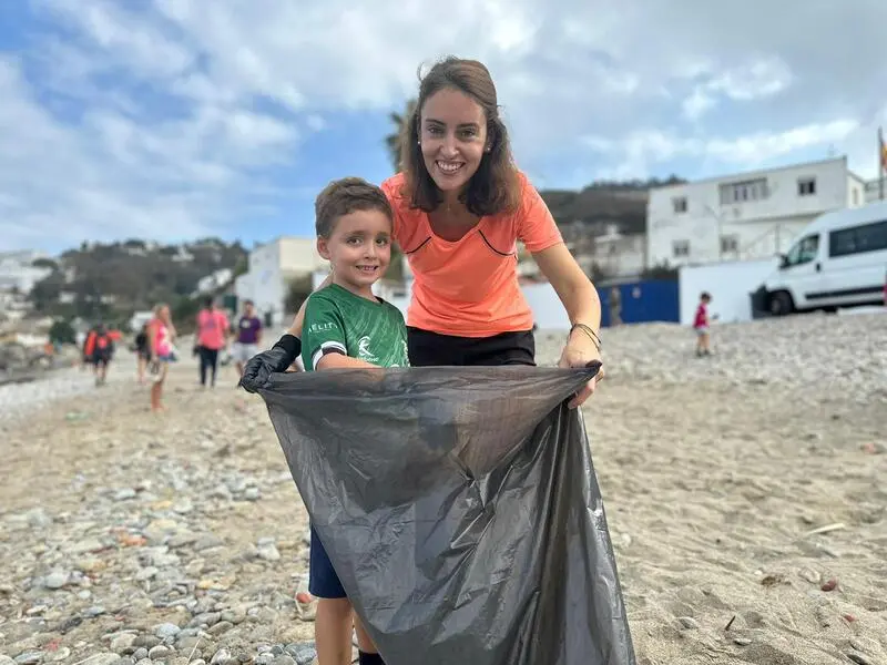 Burbujas, CECAM y la Guardia Civil, unidos por el Medio Ambiente/ Mohamed Ettouileb