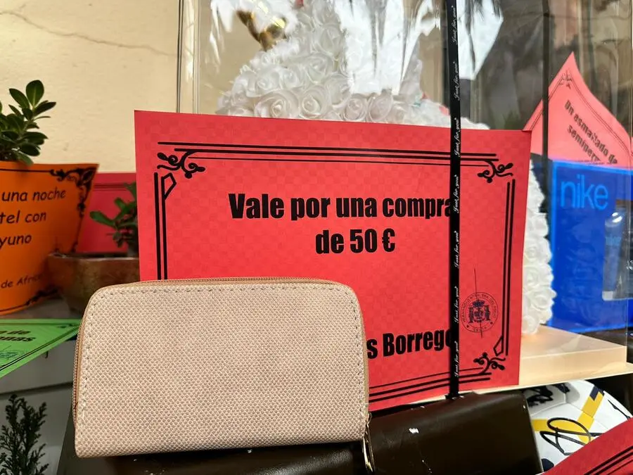 Tapeo solidario en El Roc&iacute;o / Mohamed Ettuoileb