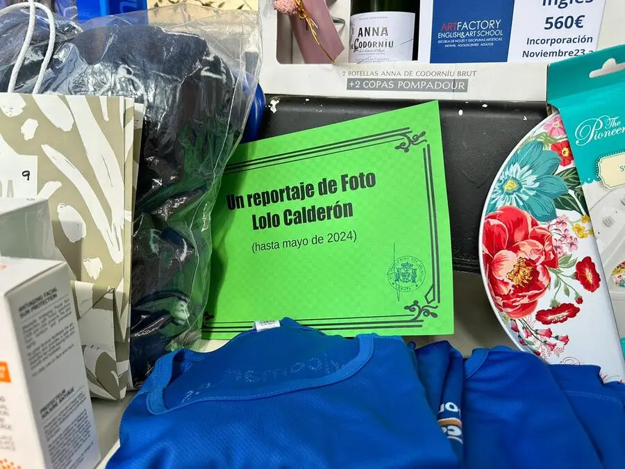 Tapeo solidario en El Roc&iacute;o / Mohamed Ettuoileb