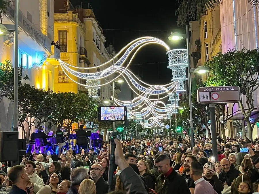 Inauguraci&oacute;n del alumbrado ornamental de Navidad / Daniel Hern&aacute;ndez