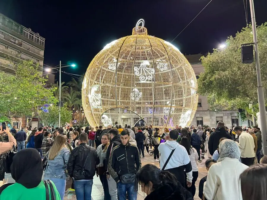 Inauguraci&oacute;n del alumbrado ornamental de Navidad / Daniel Hern&aacute;ndez