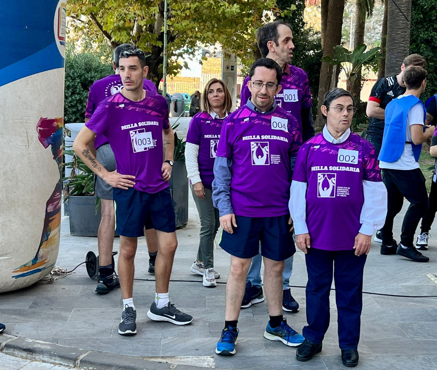 Participantes en la Milla Solidaria/ Dani Hern&aacute;ndez