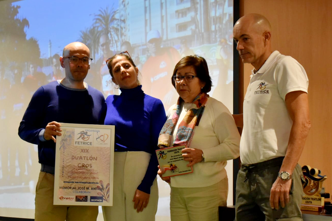 Gala de premios de la Federaci&oacute;n de Triatl&oacute;n de Ceuta (11)