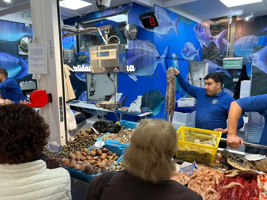 Mercado Central durante el puente de La Inmaculada / C&eacute;sar Mart&iacute;n