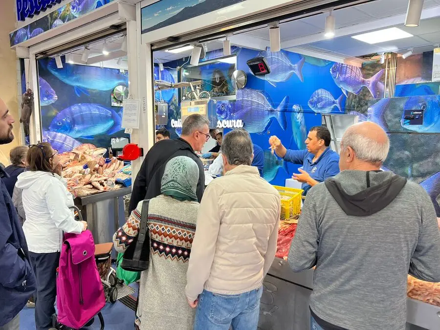 Mercado Central durante el puente de La Inmaculada / C&eacute;sar Mart&iacute;n