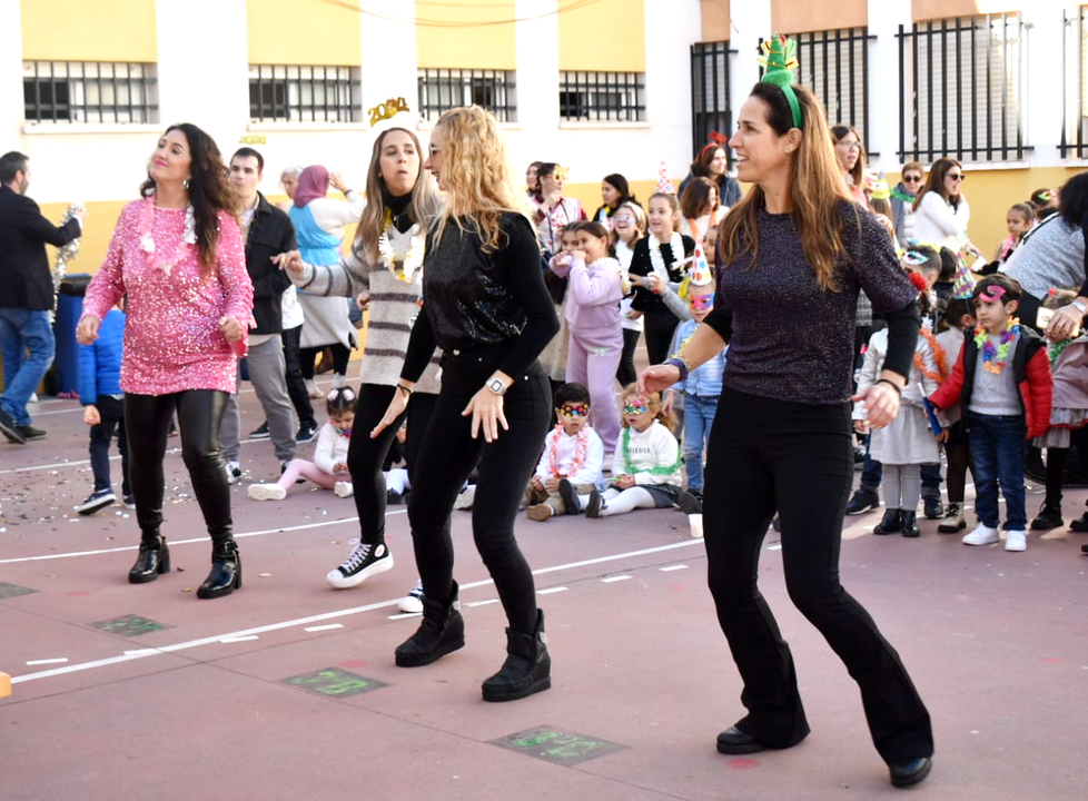 Espectacular fiesta de fin de a&ntilde;o en el Colegio Valle Incl&aacute;n  (18)