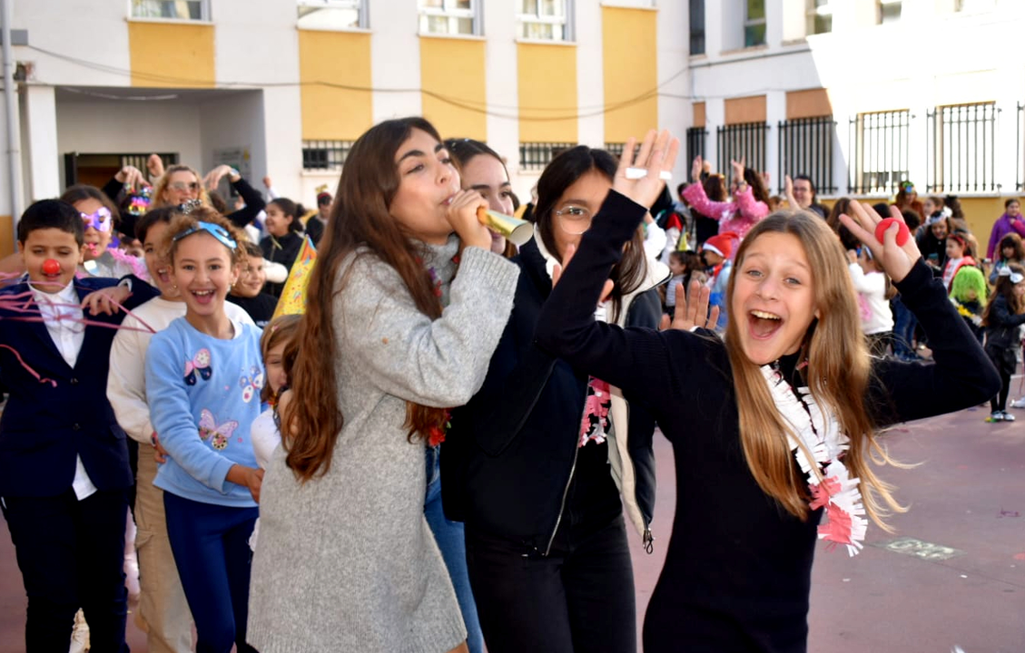 Espectacular fiesta de fin de a&ntilde;o en el Colegio Valle Incl&aacute;n  (9)