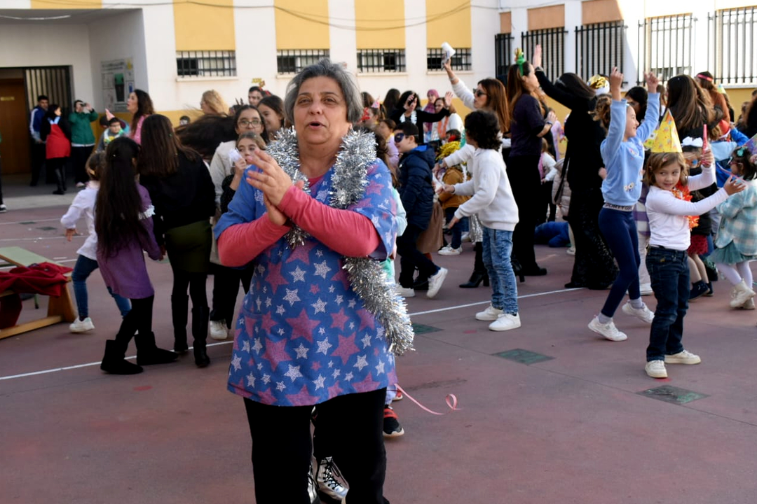 Espectacular fiesta de fin de a&ntilde;o en el Colegio Valle Incl&aacute;n  (4)