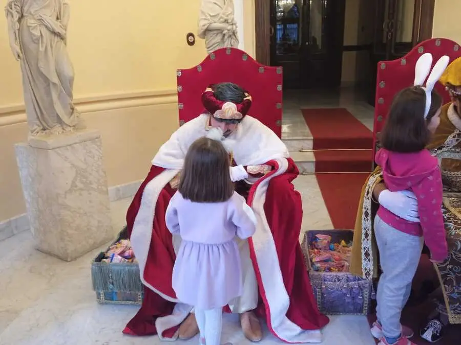 Recepci&oacute;n de los emisarios de Sus Majestades / C&eacute;sar Mart&iacute;n