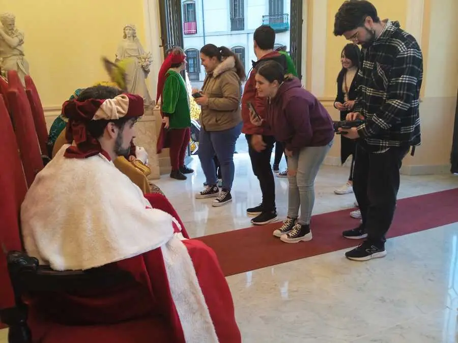 Recepci&oacute;n de los emisarios de Sus Majestades / C&eacute;sar Mart&iacute;n