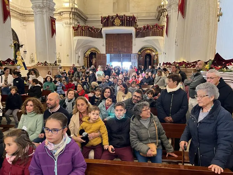 La Iglesia de &Aacute;frica, repleta para recibir a los Reyes Magos/ Dani Hern&aacute;ndez