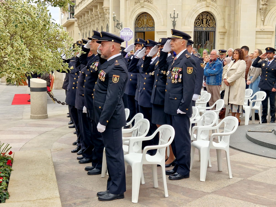 Izado de Bandera por el Bicentenario de la Polic&iacute;a Nacional  (38)