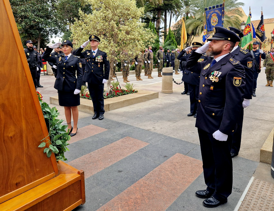 Izado de Bandera por el Bicentenario de la Polic&iacute;a Nacional  (31)