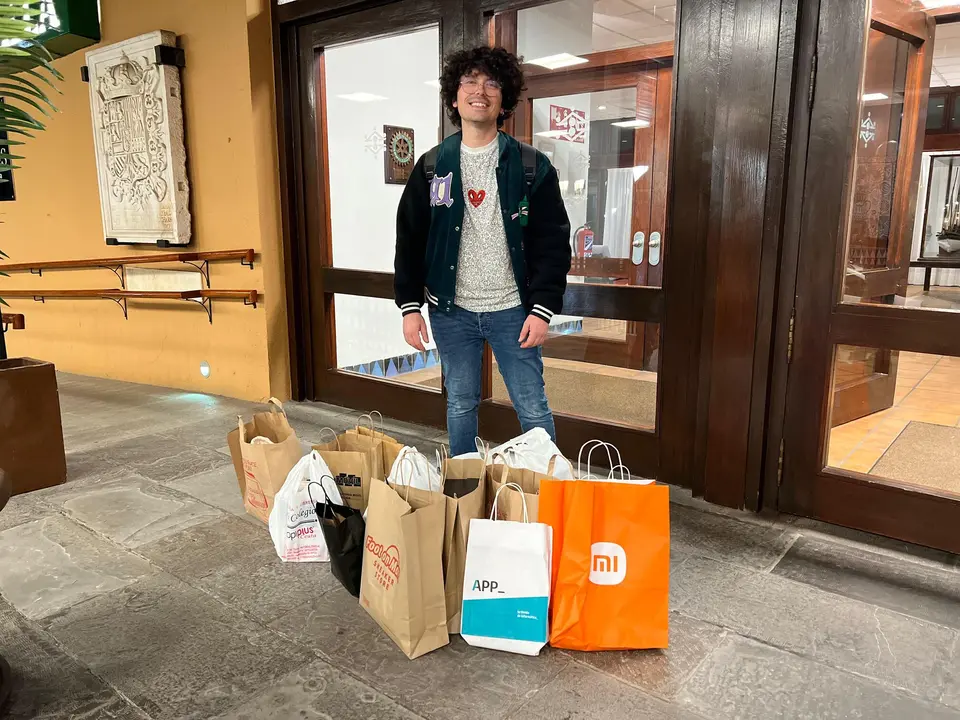 2.000 euros a gastar en apenas unas horas por gentileza de la C&aacute;mara de Comercio/ Dani Hern&aacute;ndez