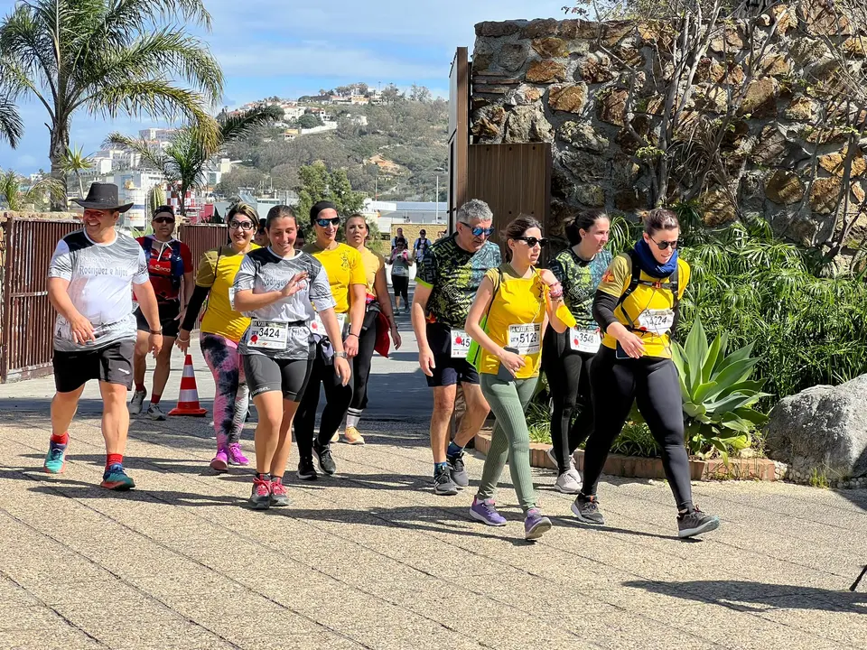 Paso de la Cuna de la Legi&oacute;n por el Parque Mar&iacute;timo / Daniel Hern&aacute;ndez