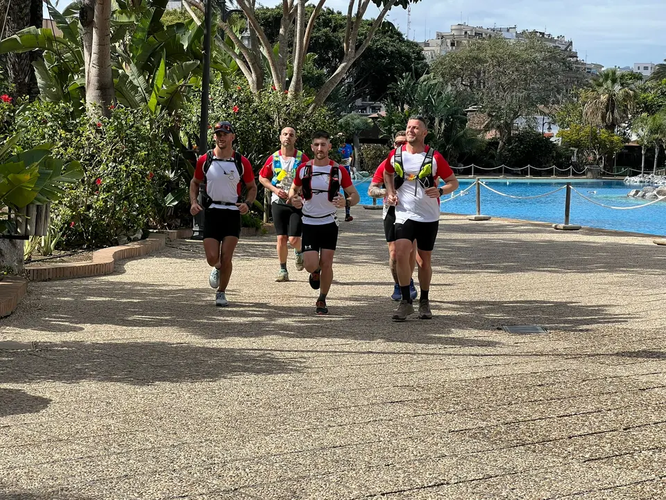 Paso de la Cuna de la Legi&oacute;n por el Parque Mar&iacute;timo / Daniel Hern&aacute;ndez