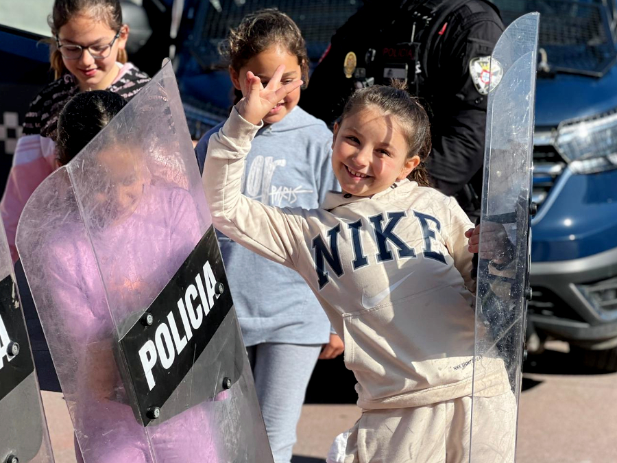 La Polic&iacute;a Local conciencia al alumnado del Pr&iacute;ncipe Felipe / Daniel Hern&aacute;ndez