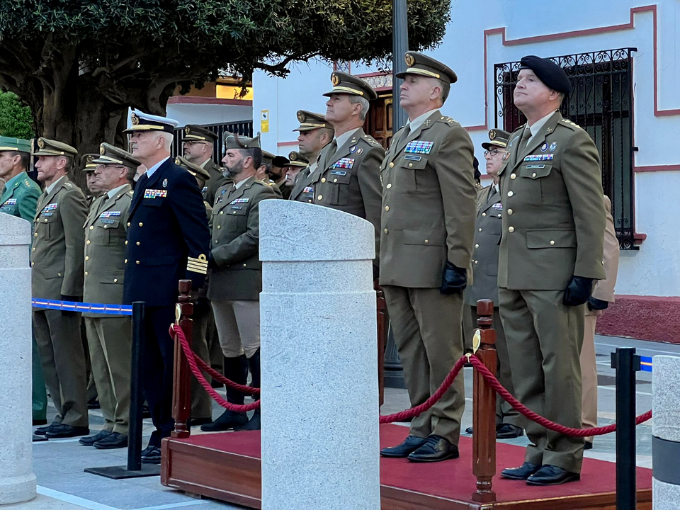 Arriado de Bandera por el aniversario del Regimiento de Caballer&iacute;a Montesa - 3 (12)