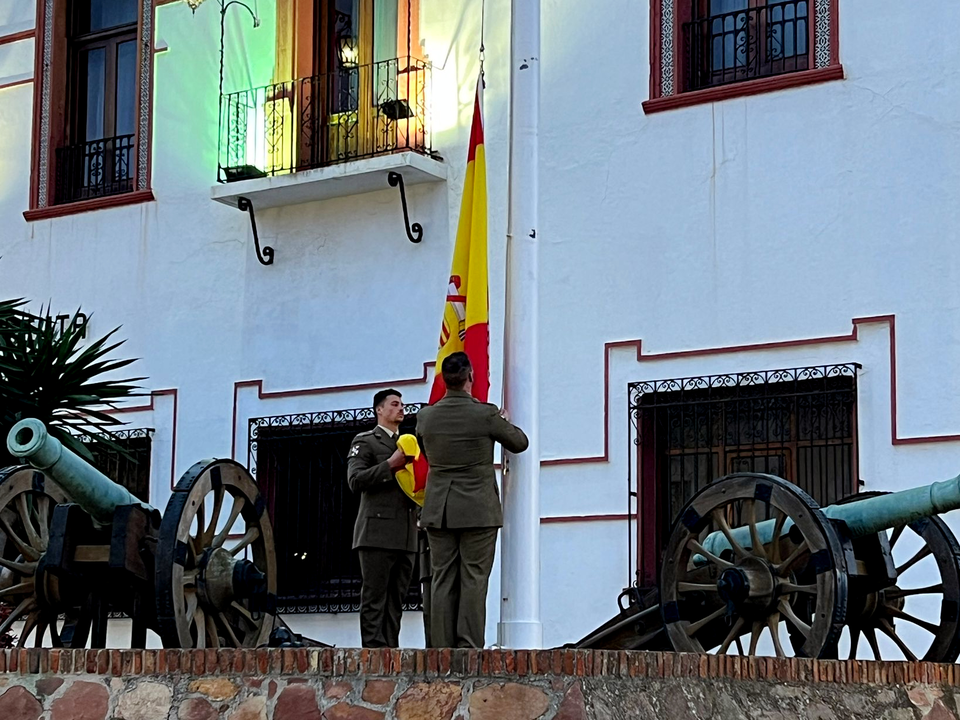 Arriado de Bandera por el aniversario del Regimiento de Caballer&iacute;a Montesa - 3 (9)