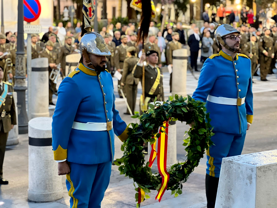 Arriado de Bandera por el aniversario del Regimiento de Caballer&iacute;a Montesa - 3 (3)