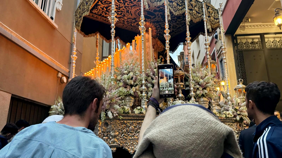 Flagelaci&oacute;n y Amargura, primeras Cofrad&iacute;as en pisar la calle esta Semana Santa. Salida de la Flagelaci&oacute;n _ Andr&eacute;s Illescas(4)