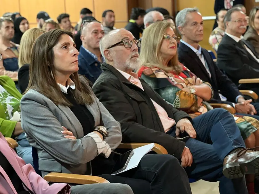 Presentaci&oacute;n de La Industria y La Paz en el Colegio San Daniel / Dani Hern&aacute;ndez