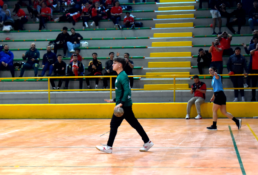 Club Balonmano Ram&oacute;n y Cajal - BM C&uacute;llar Vega de Granada 200
