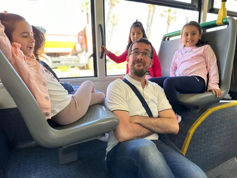 Vuelta a Ceuta en autob&uacute;s para los alumnos del Mare Nostrum
