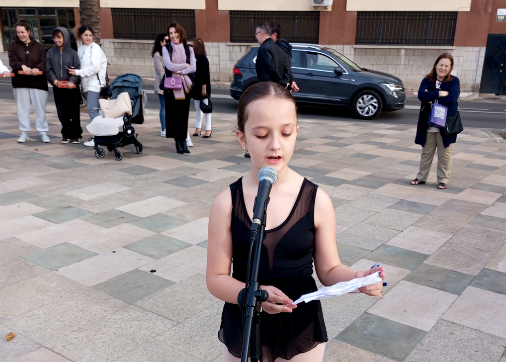 La danza sale a la calle gracias al Ballet de Rosa Founaud (9)