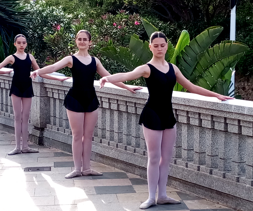 La danza sale a la calle gracias al Ballet de Rosa Founaud (2)