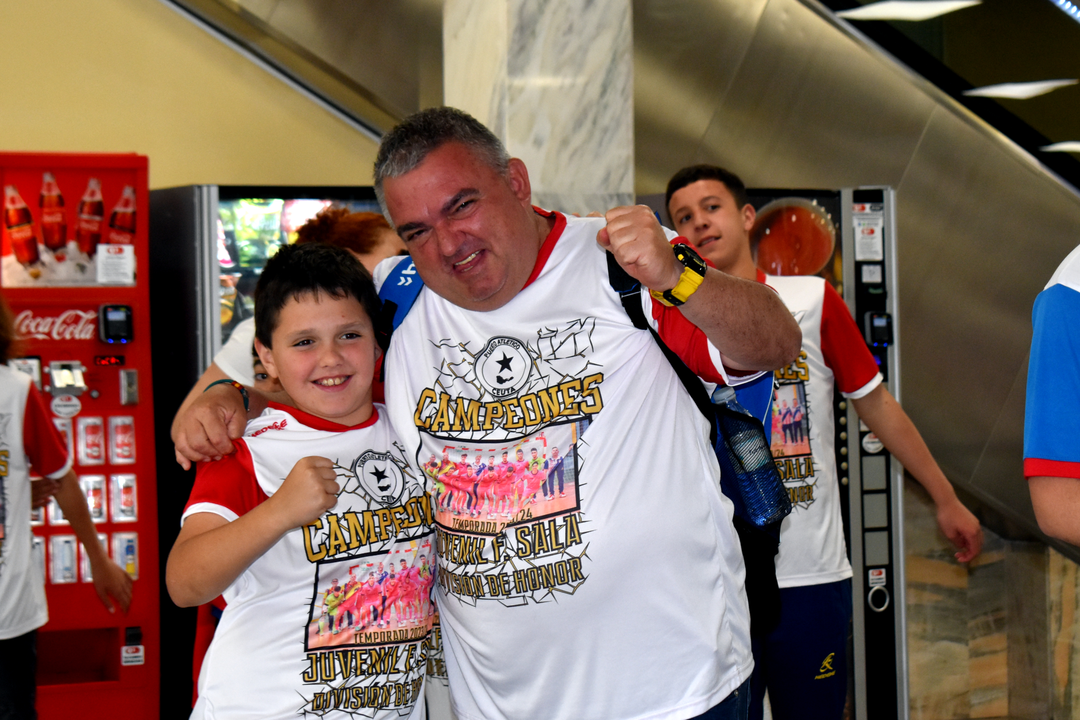 Fiesta del CD Puerto Atl&eacute;tico tras ganar la Liga en el Grupo V de Divisi&oacute;n de Honor de Juveniles (19)
