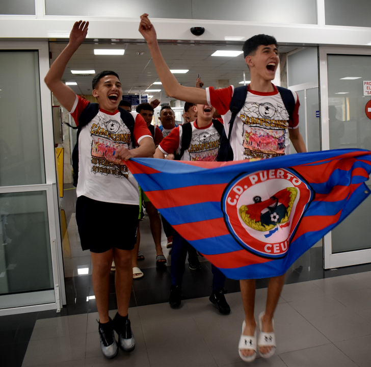 Fiesta del CD Puerto Atl&eacute;tico tras ganar la Liga en el Grupo V de Divisi&oacute;n de Honor de Juveniles (6)