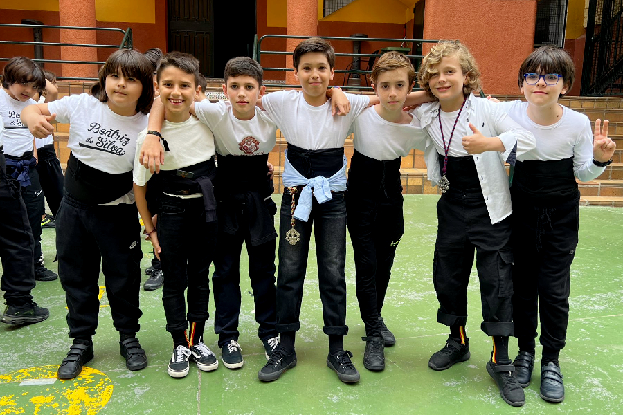 Cruz de Mayo del Colegio Beatriz de Silva(6)