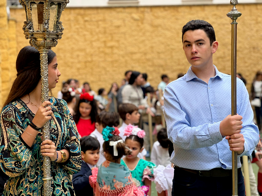 Cruz de Mayo del Colegio Beatriz de Silva